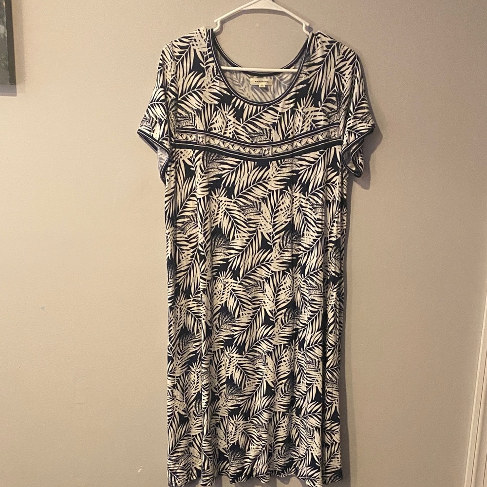 Max Studio Black and Cream Leaf Pattern Midi Dress